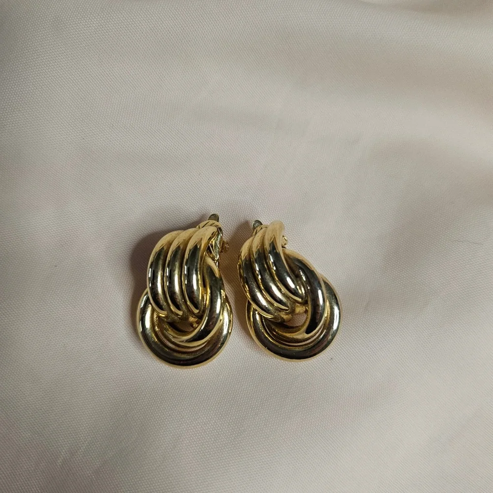 Vintage Trifari Clip On Earrings Set Silver Tone Swirl Gold Tone Triple Hoop 2pr